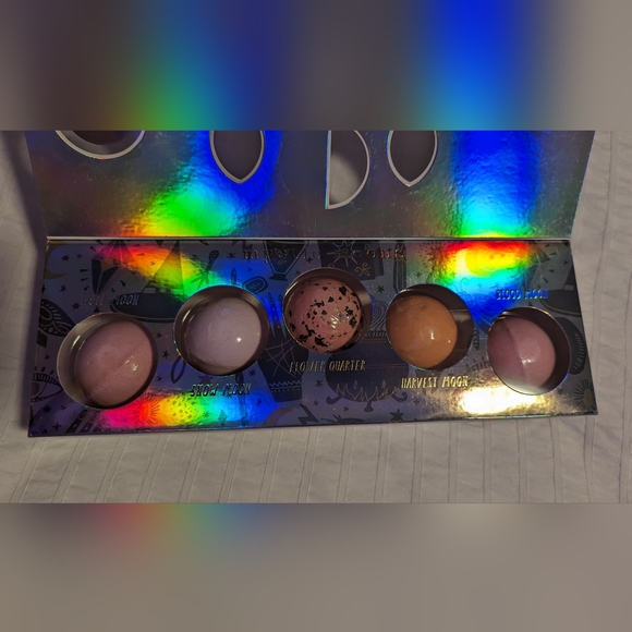 New Mystic Moons Bath Fizzer Therapy set - 5 bath bombs - Picture 2 of 4